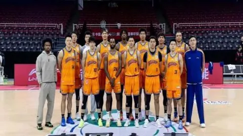 狼性觉醒！森林狼狂飙四连胜，快船能否抵挡这场惨烈溃败风暴？